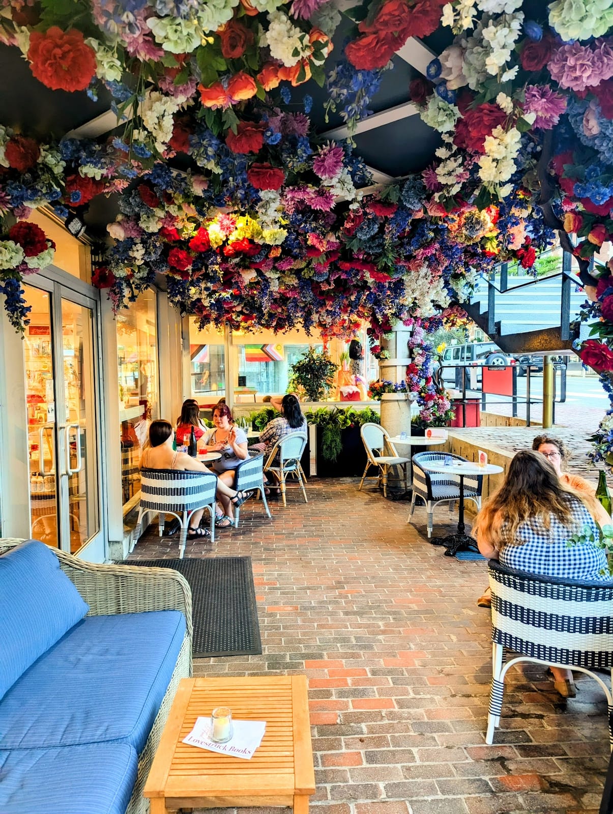 Lovestruck Books & Cafe