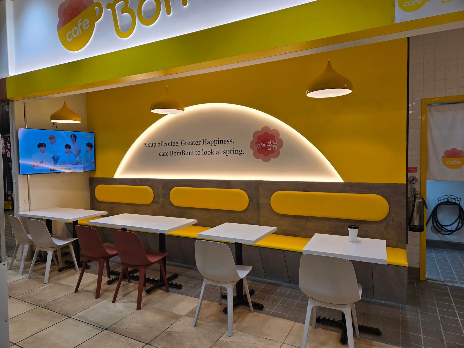 Cafe BomBom