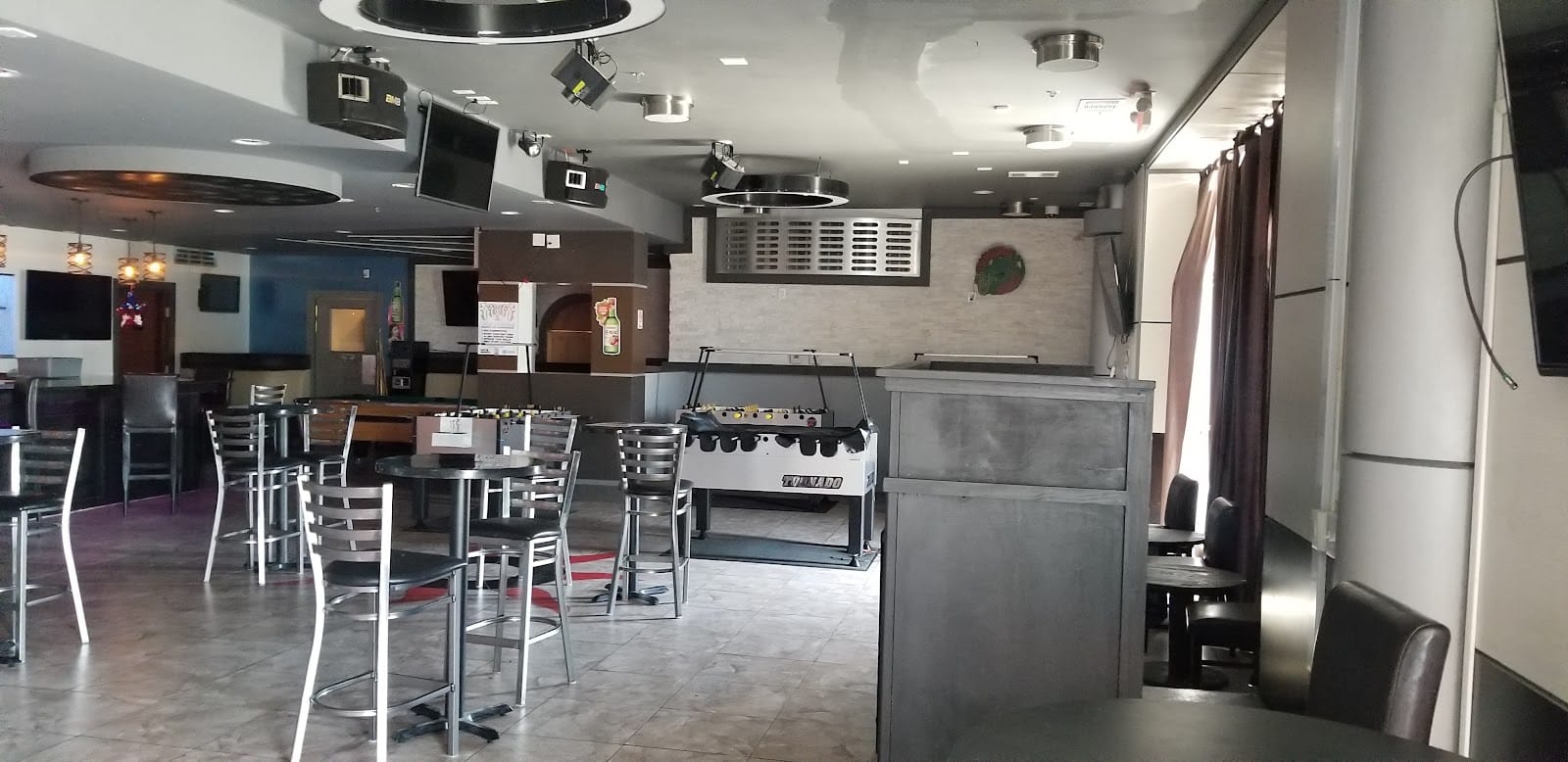 City Night KTV Karaoke Bar & Café