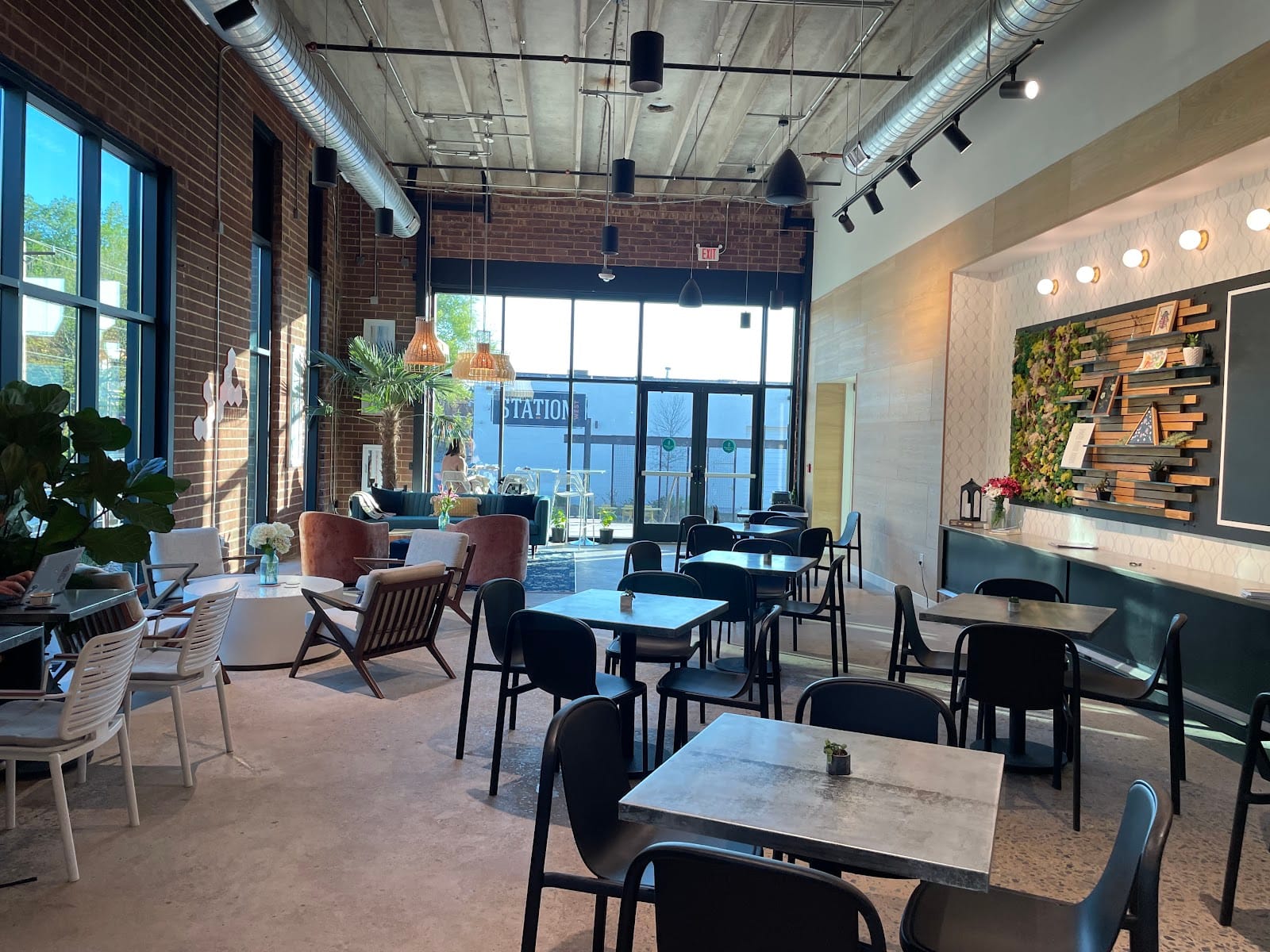 Platform Coffee + Kitchen