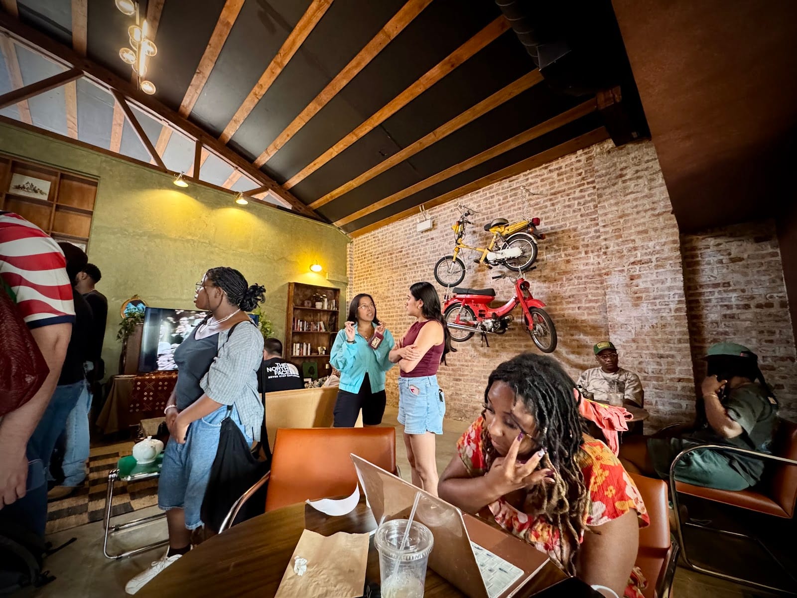 Café Jon & Galleria