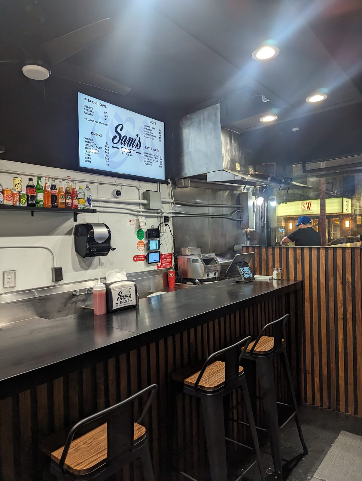 Legends Café & Creamery