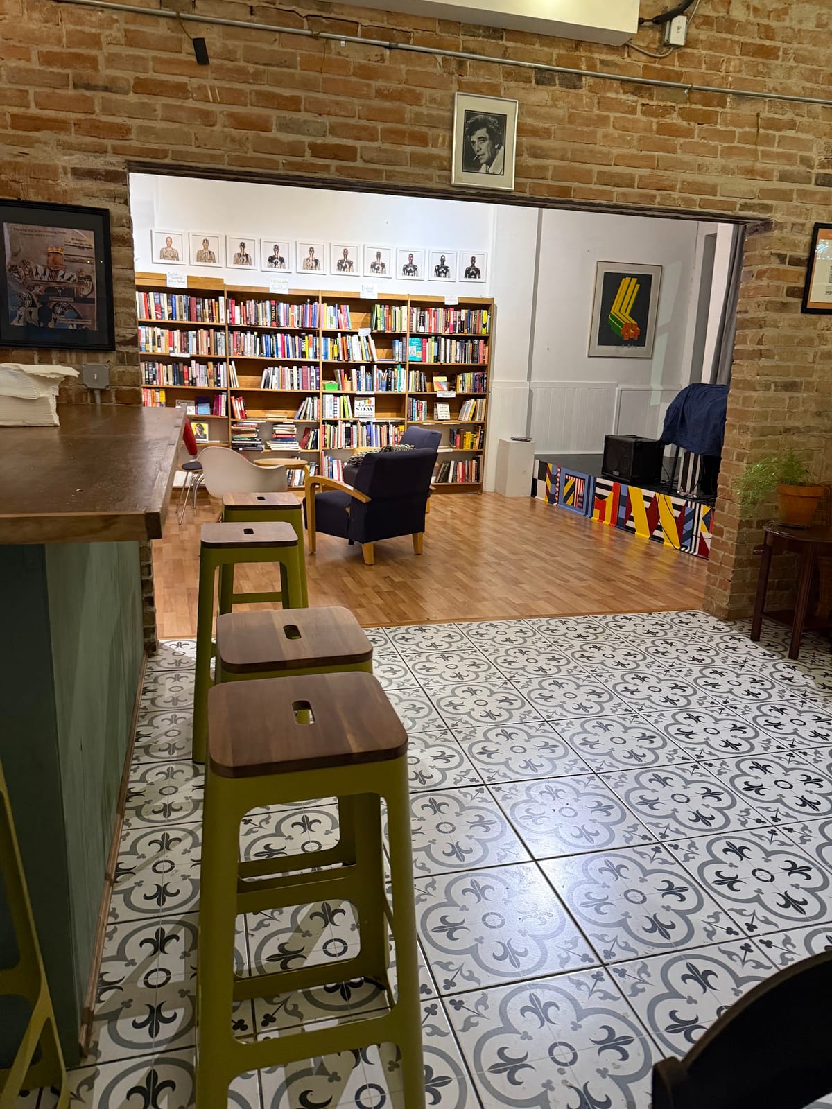 SWELL Art Cafe