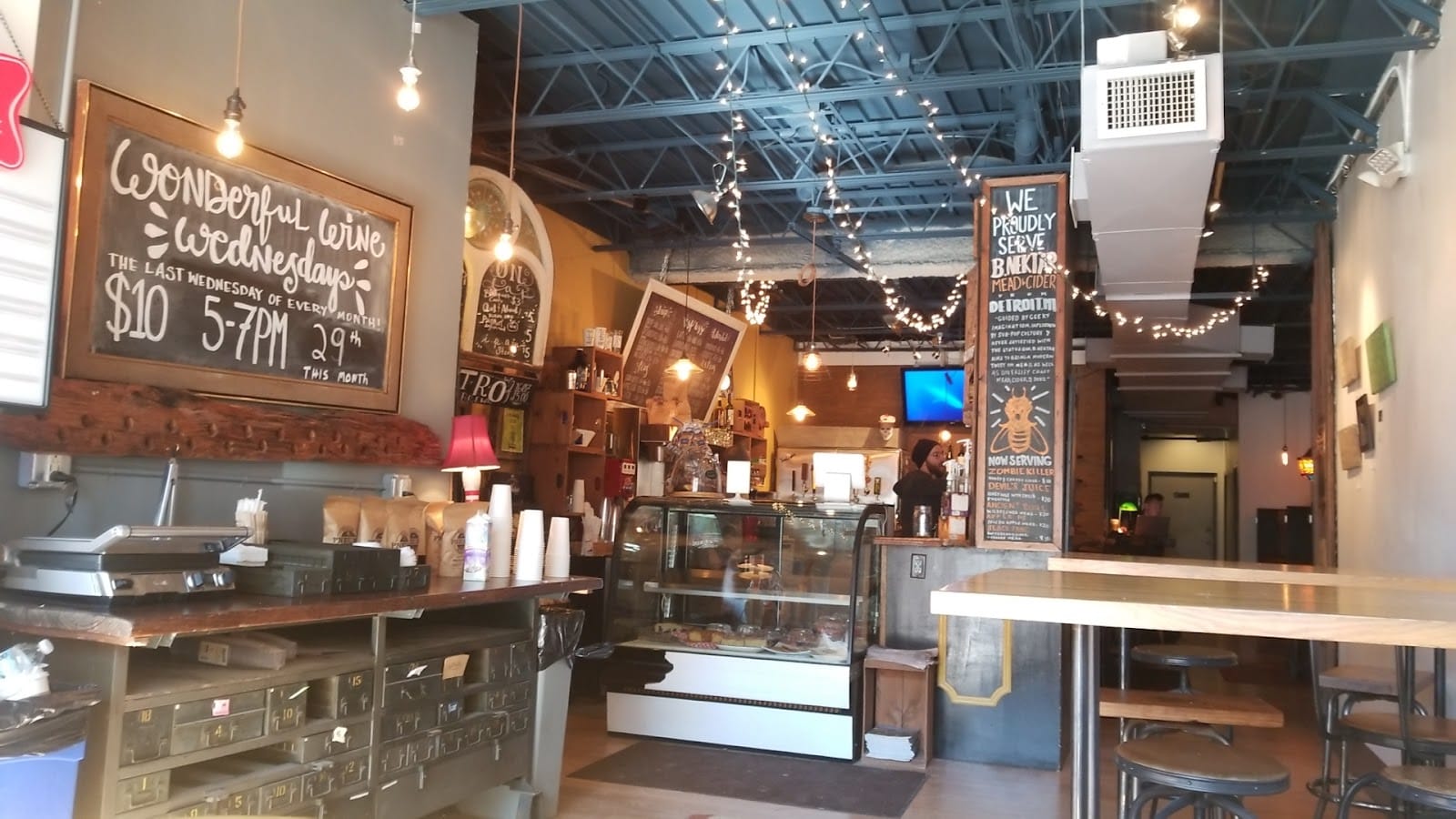 Lola's Coffee + Bar
