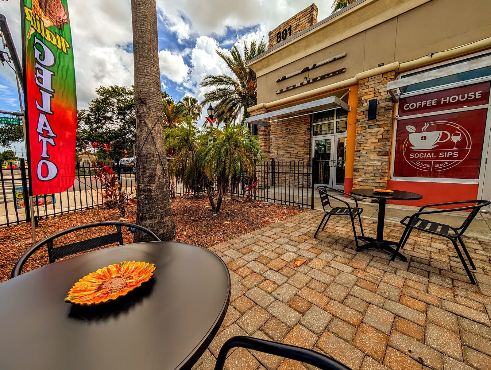 Social Sips Cafe & Bar – Local Coffee, Artisan Gelato & Handcrafted Boba Tea