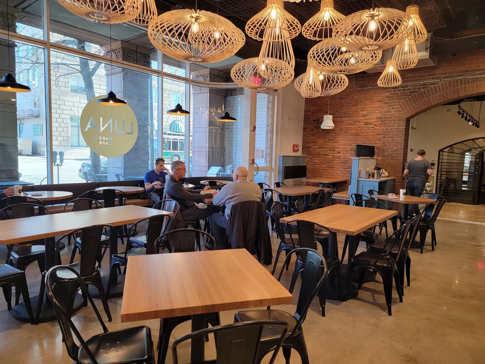 Luna Bakery & Cafe