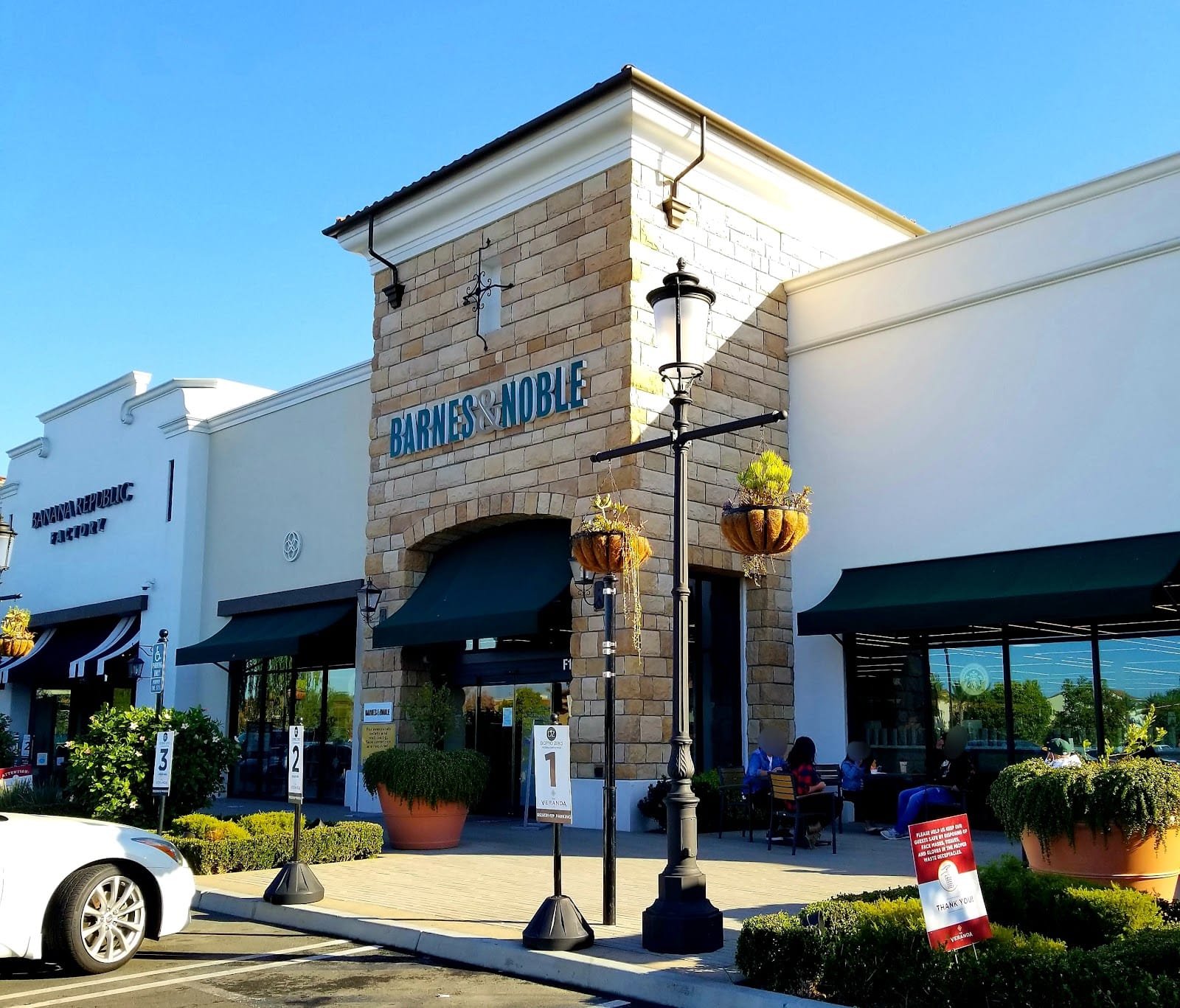 Barnes & Noble