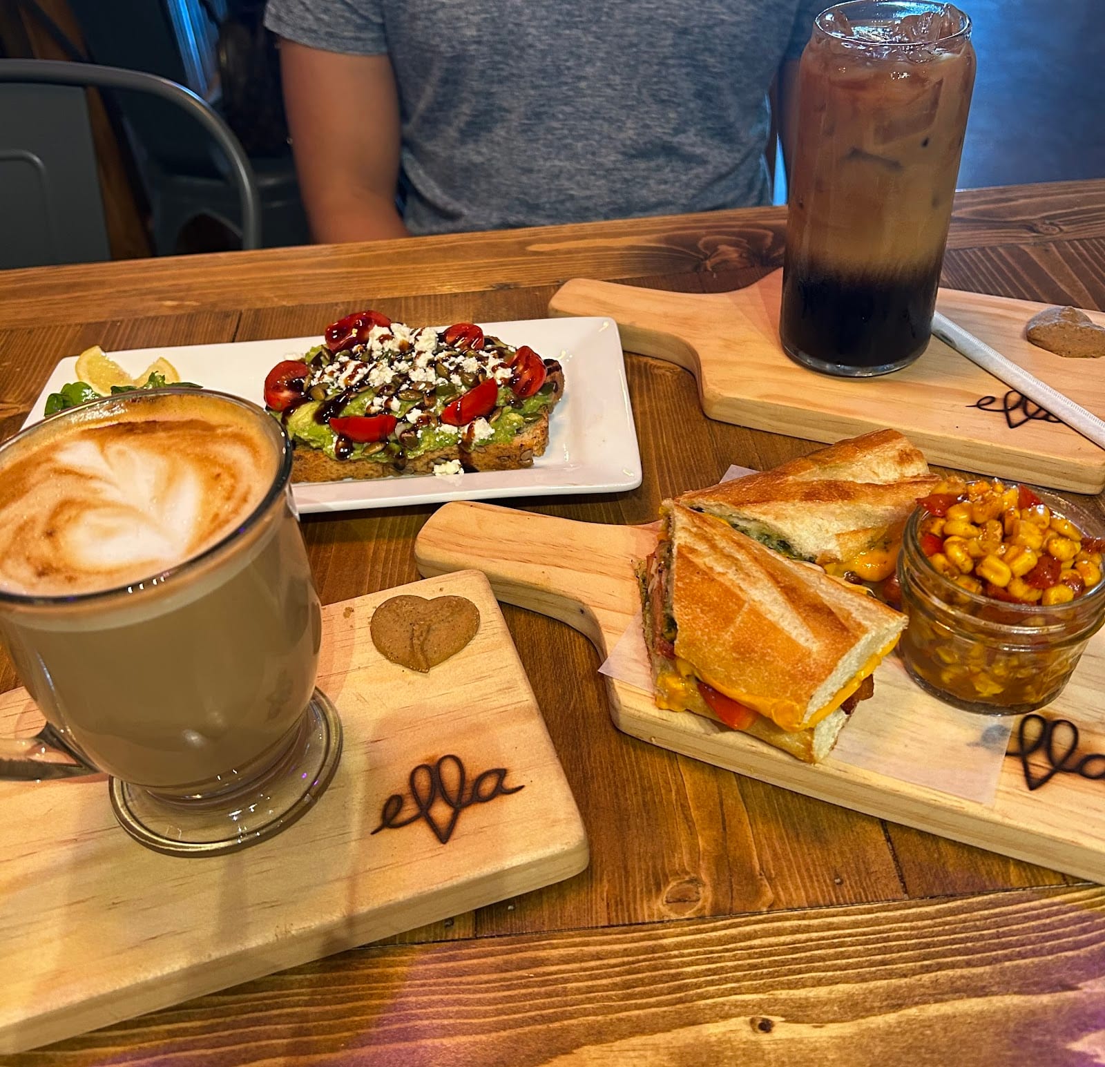 Ella Cafe