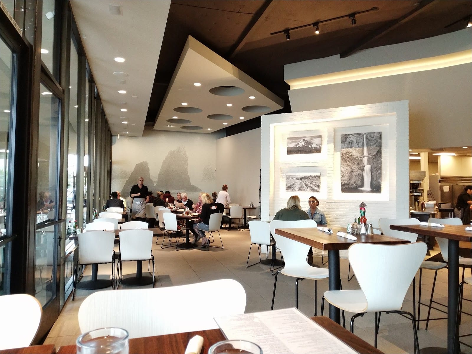 Plums Cafe