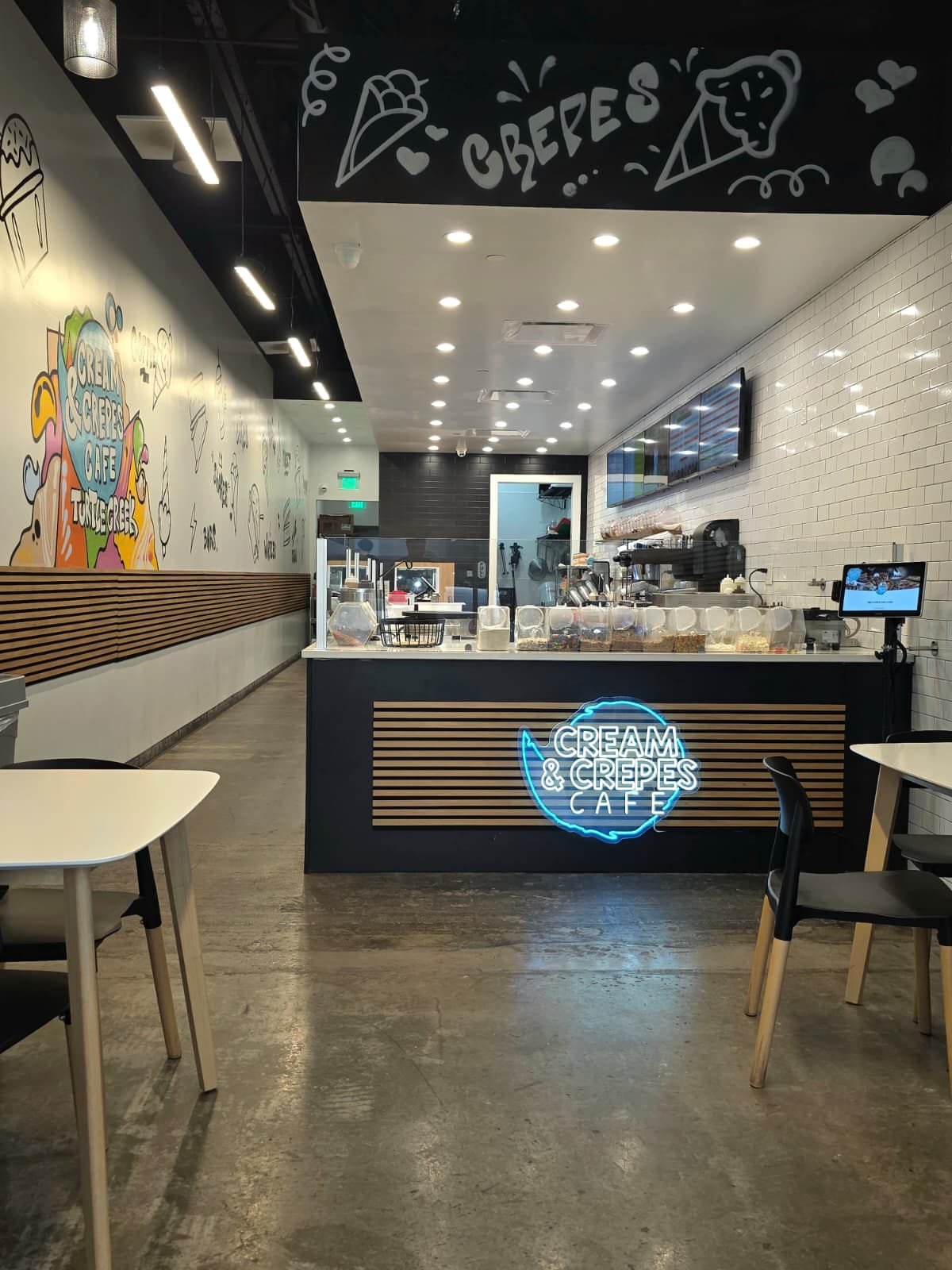 Cream & Crepes Cafe