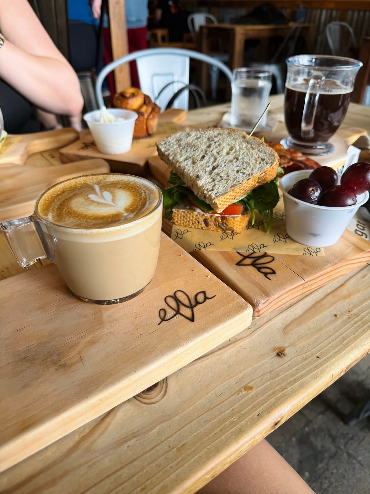 Ella Cafe