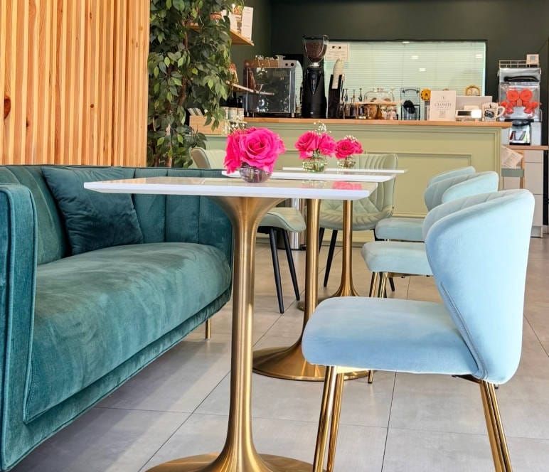 Linda Cafe photo 2