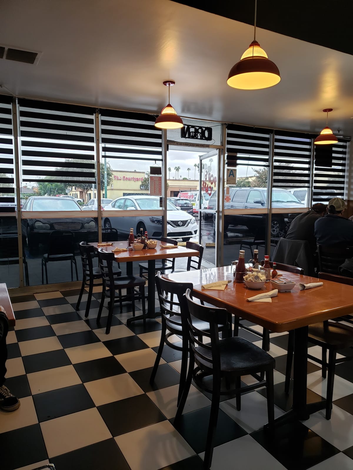 Pop's Cafe