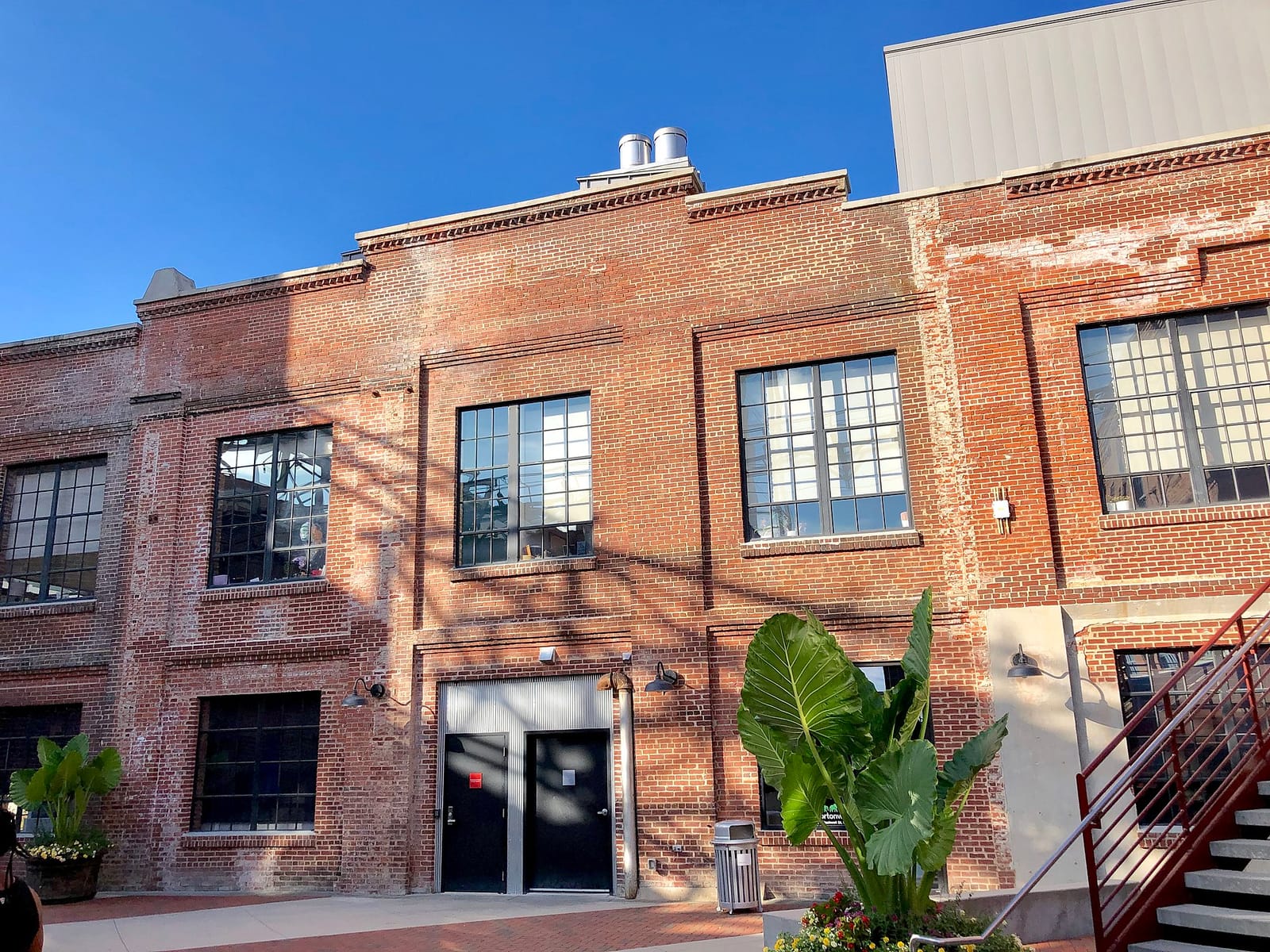 Lutra Cafe and Bakery photo 2