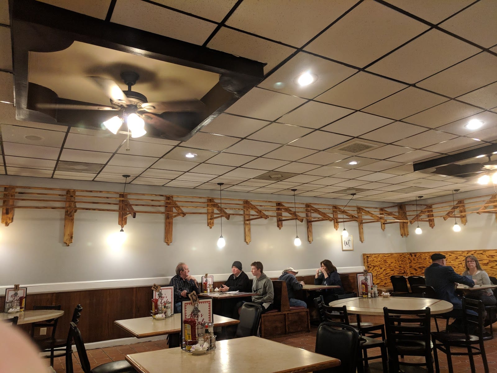 Rae's Cafe