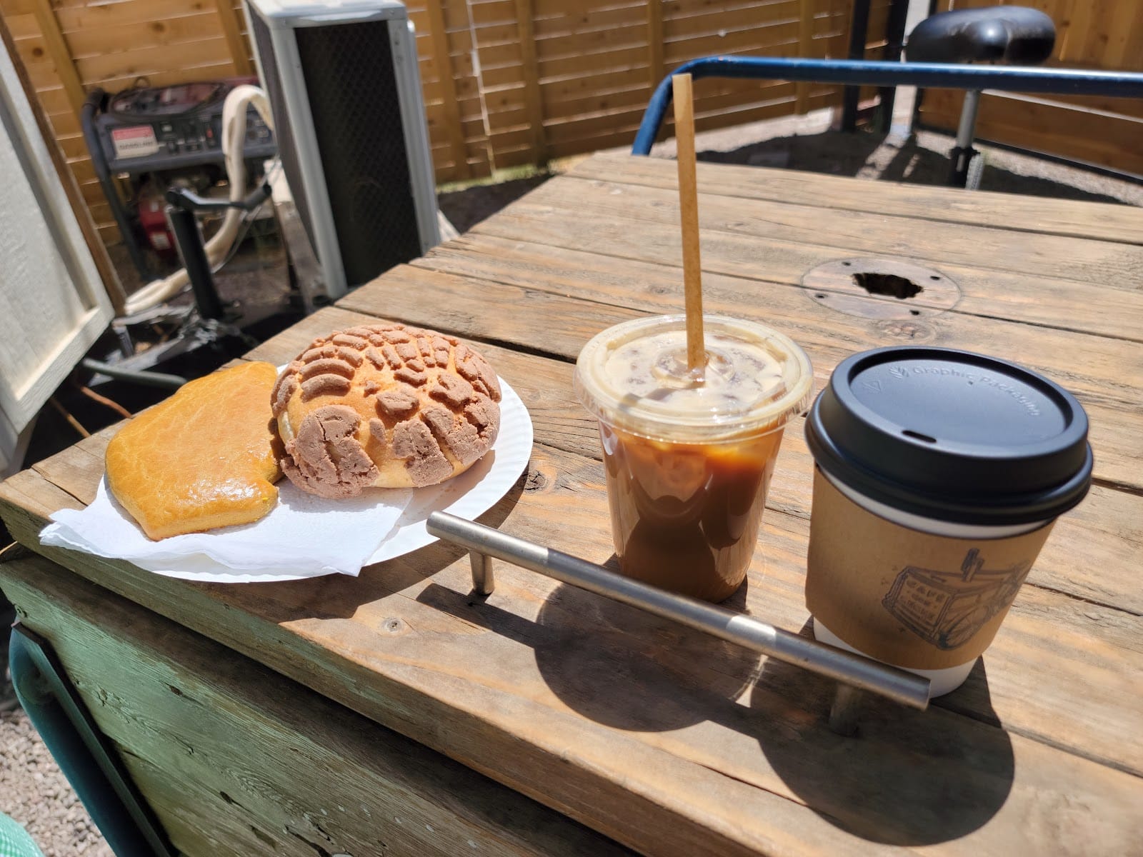 Café Con Leche: Tiny Café