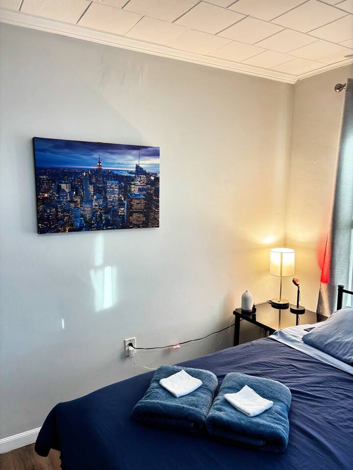 Cozy Cafe, Walk to The Mall, 30min to NYC & 5min to EWR photo 6