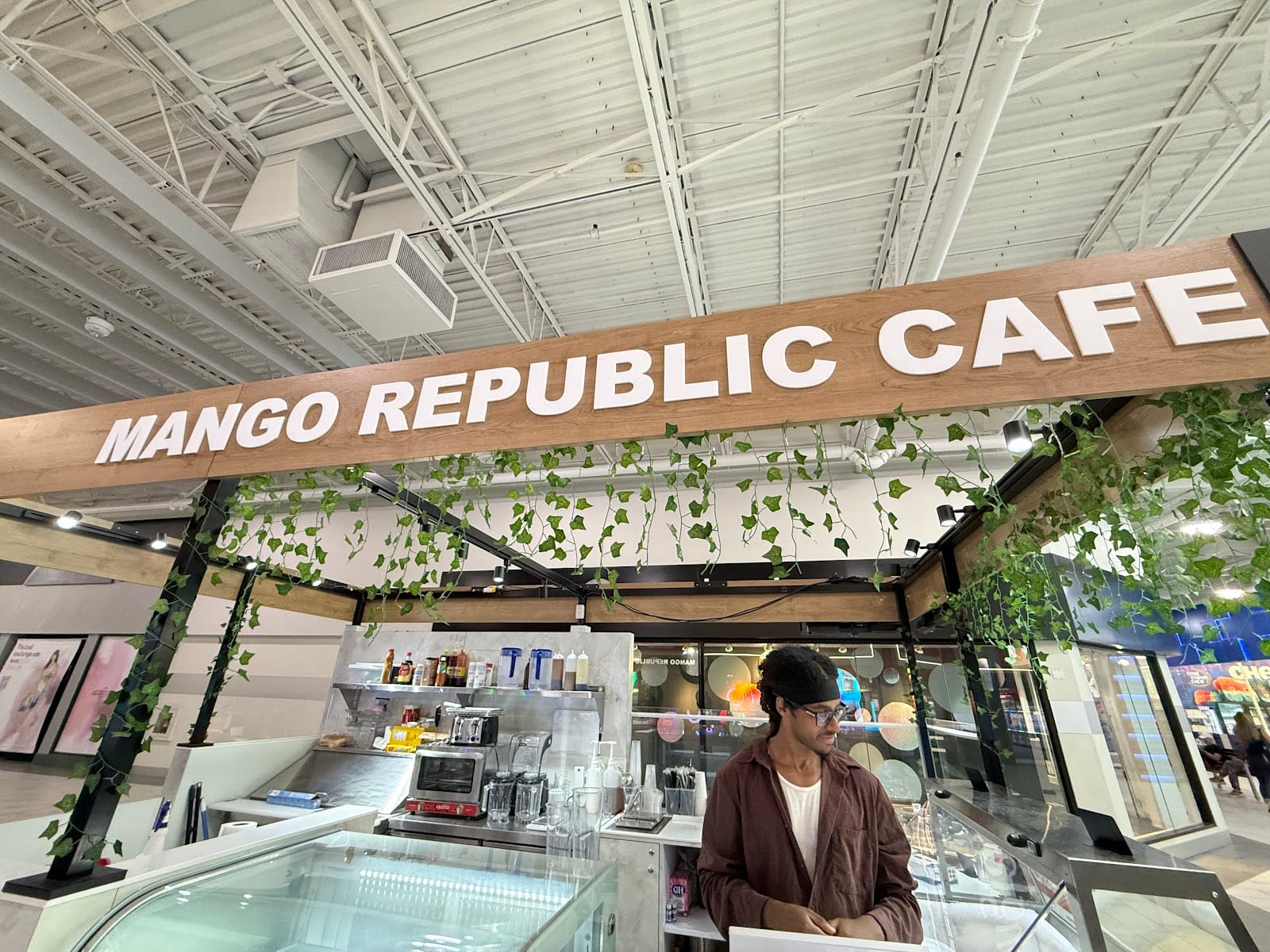 Mango Republic Cafe