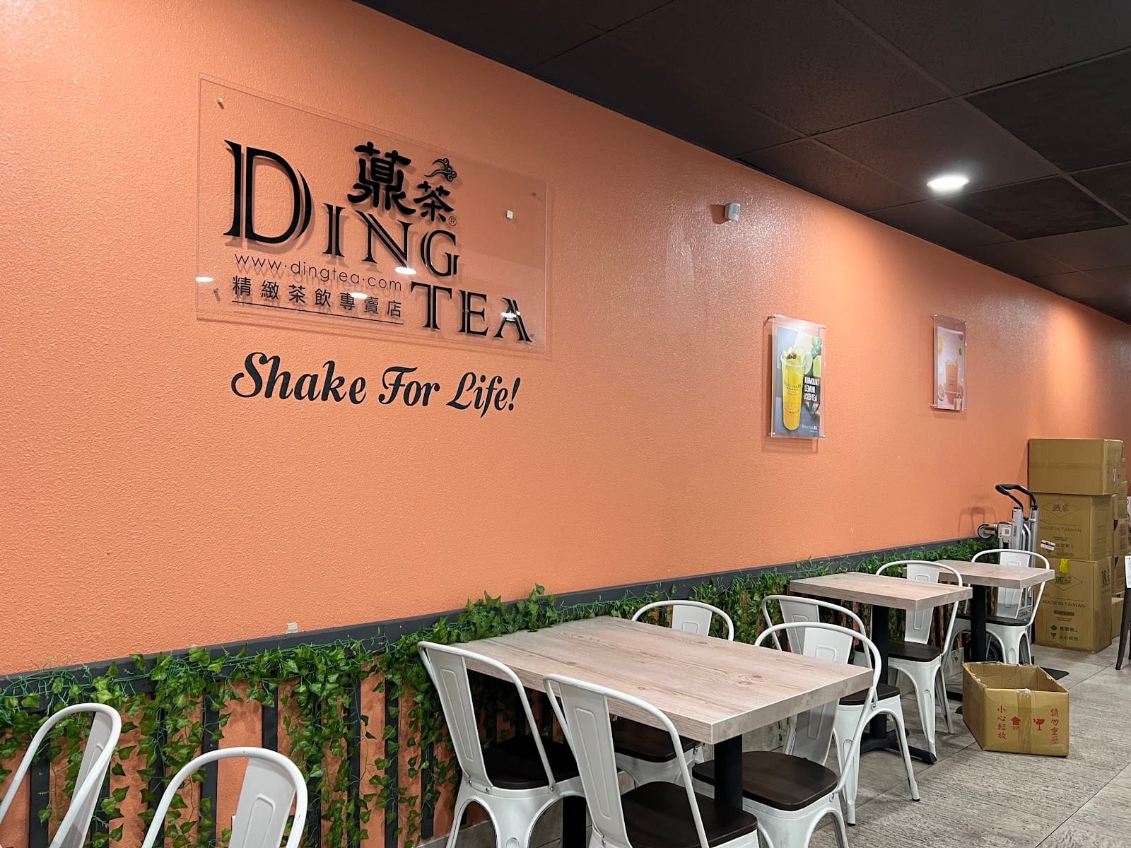 Ding Tea Escondido