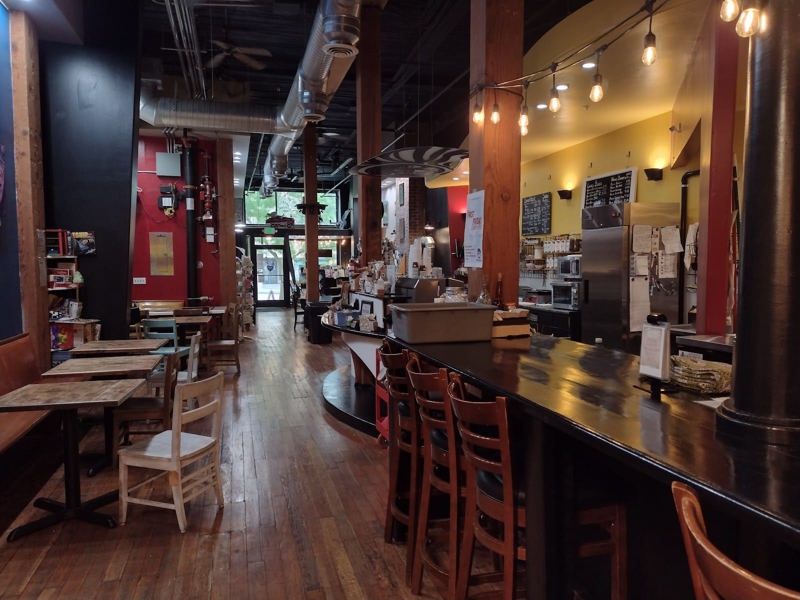 Artisans Books & Coffee