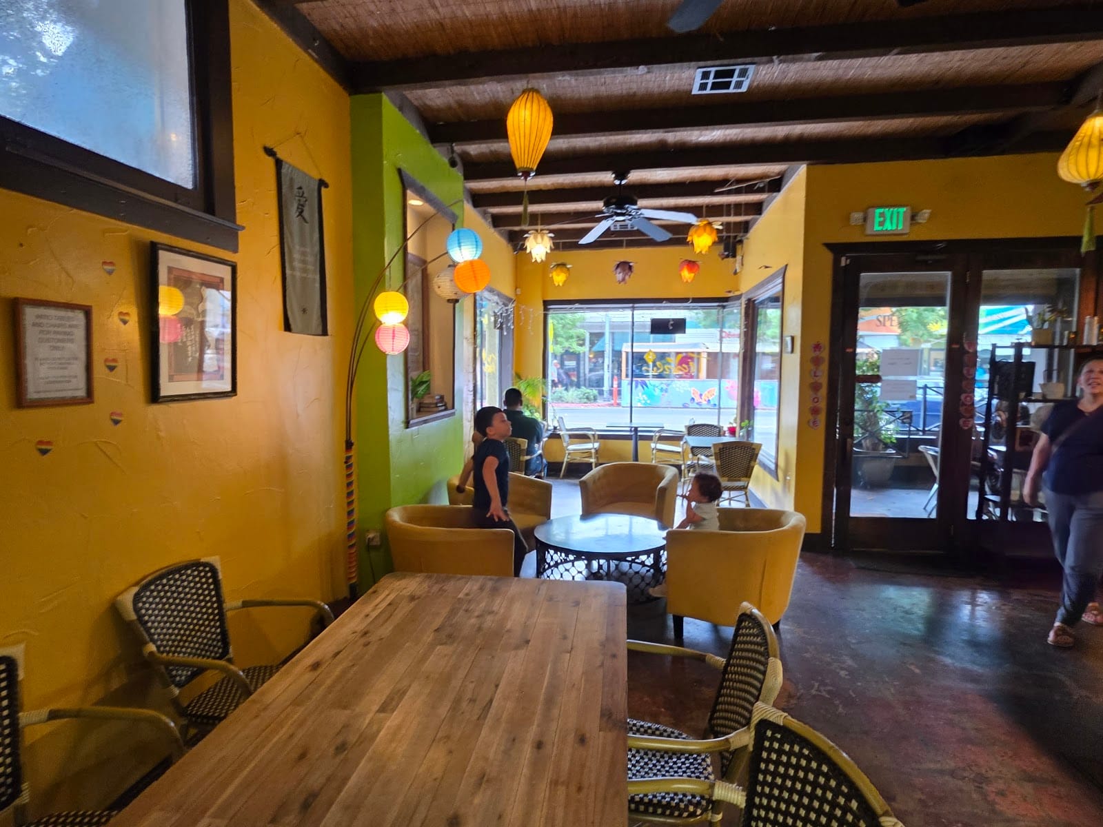 Teazer World Tea Market--Tower District
