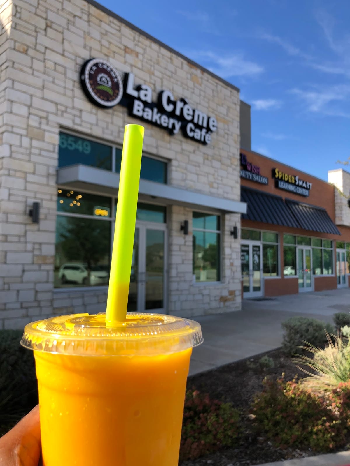 La Creme Bakery Cafe