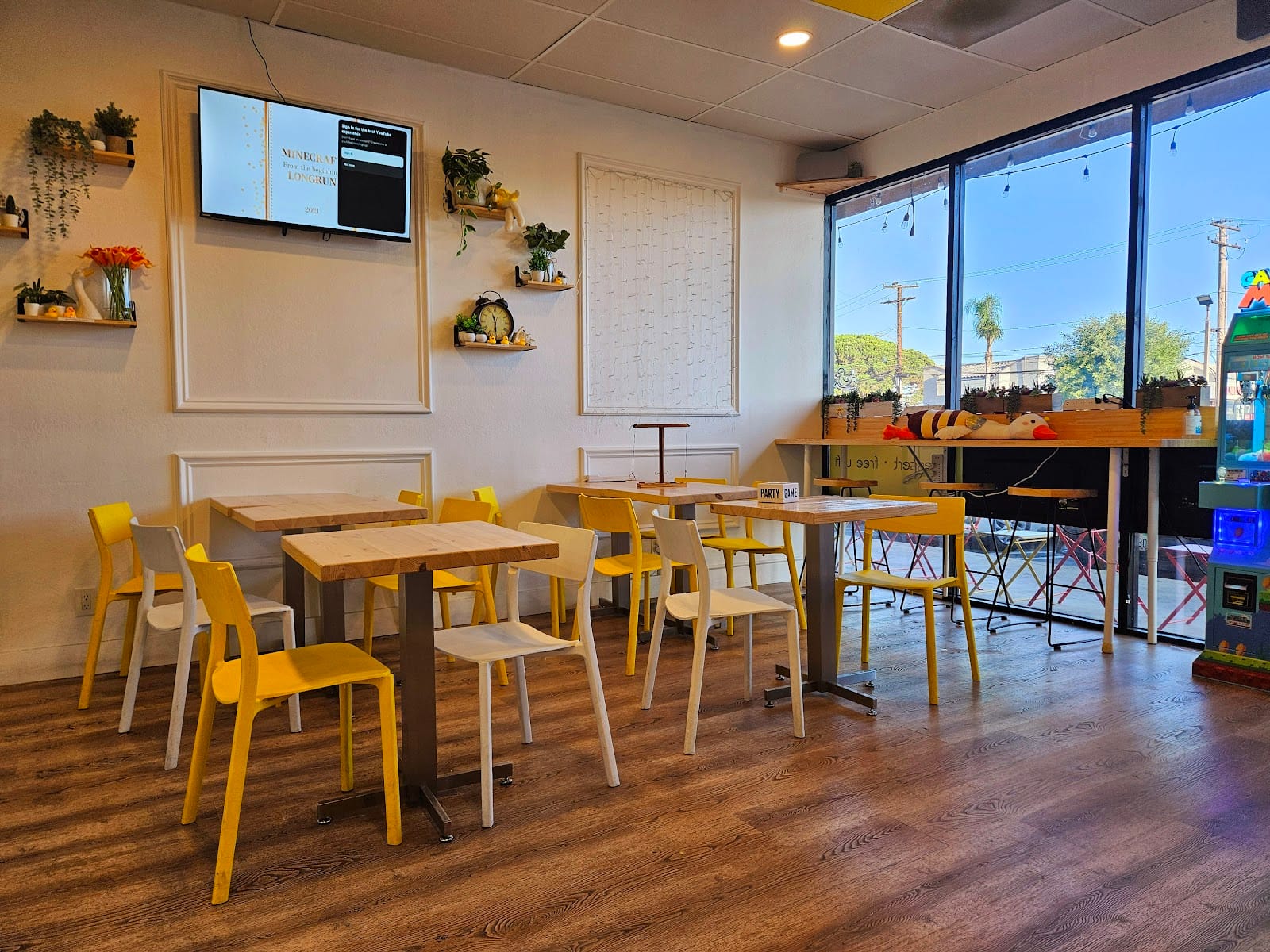 Cafe Yellow Goose