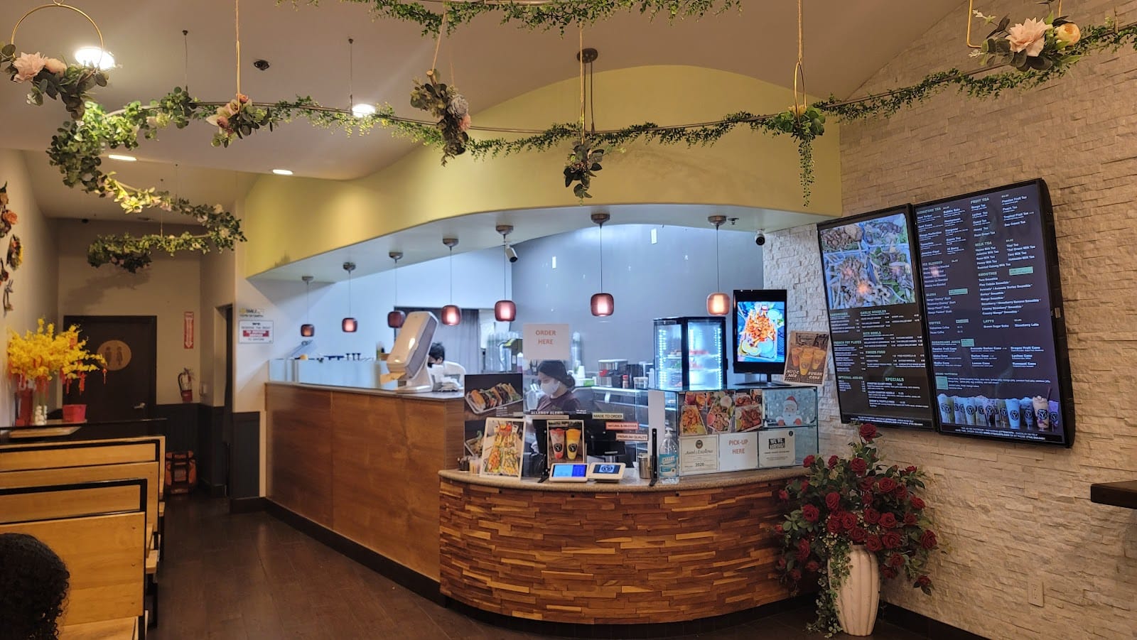 Y Tea Cafe: Boba, Fries, Crawfish