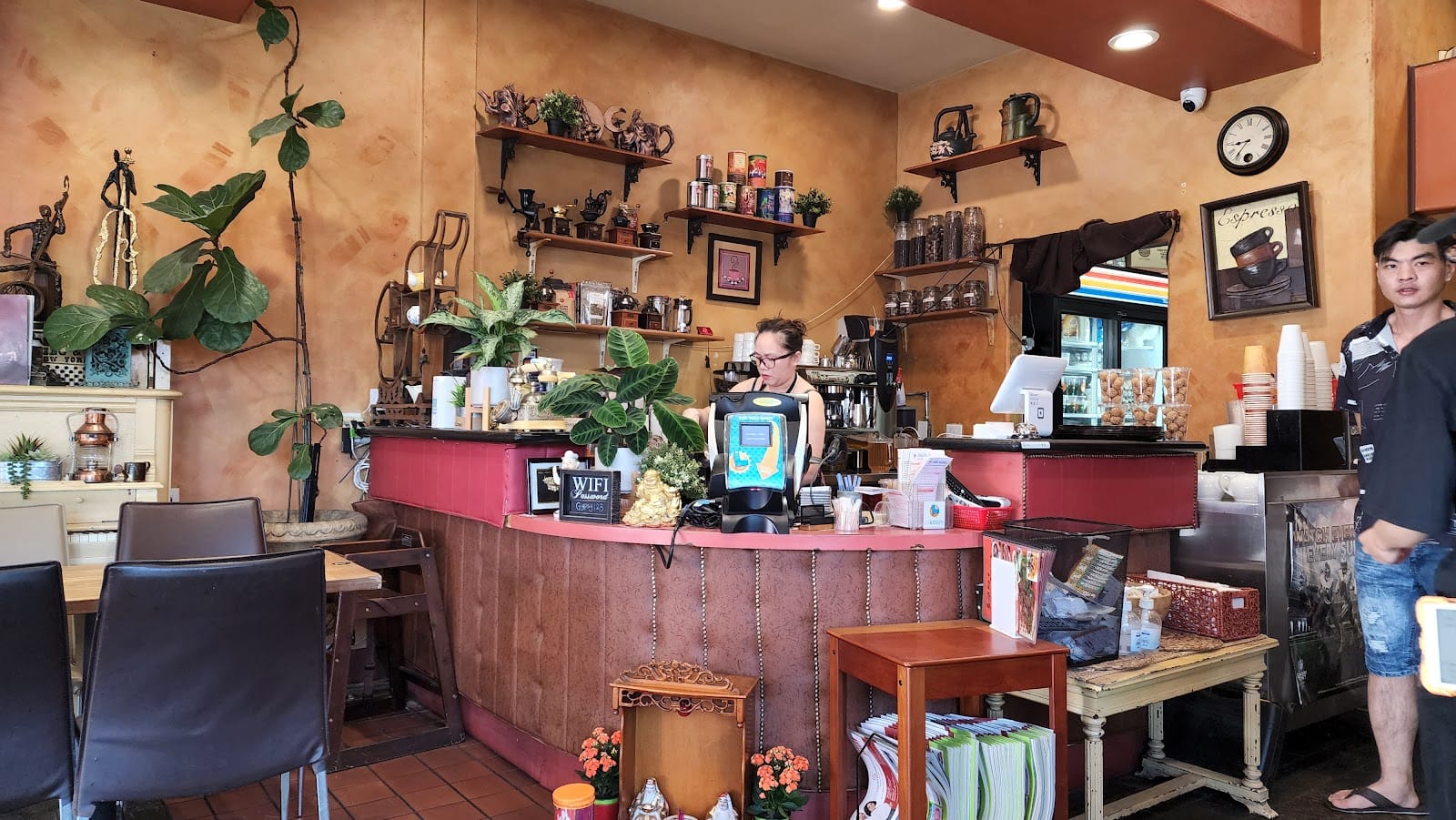 GYPSY Cafe & Restaurant