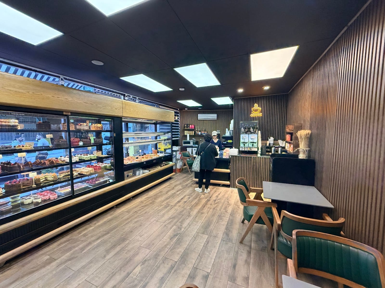 Pavlova Bakery Cafe 2