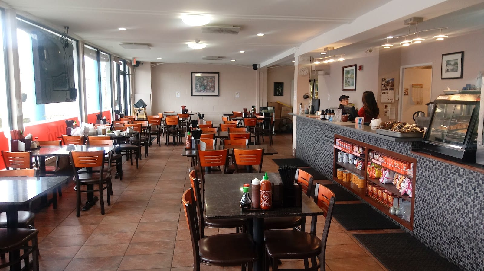 Tân Tân Café & Delicatessen