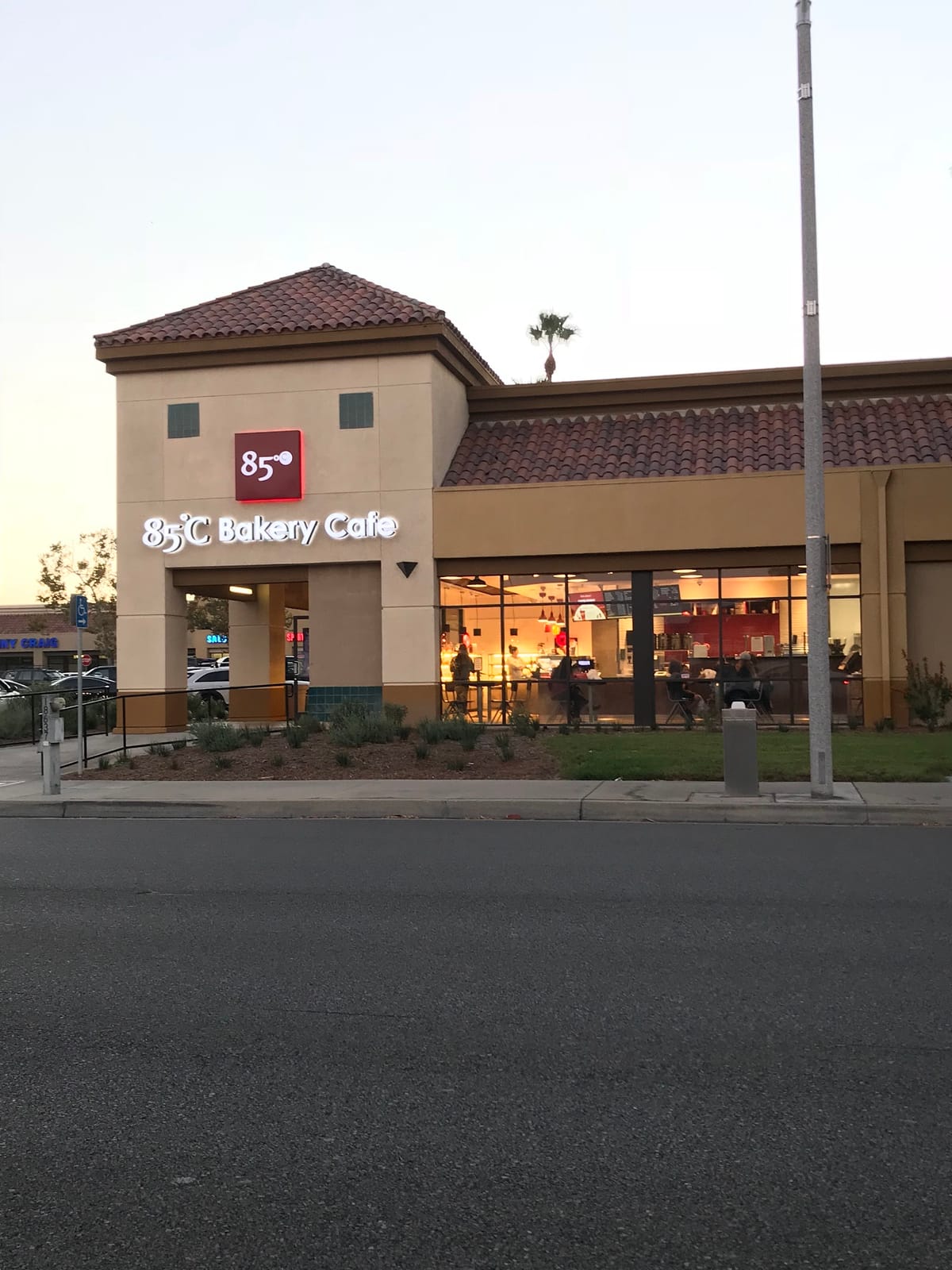 85°C Bakery Cafe - Fountain Valley