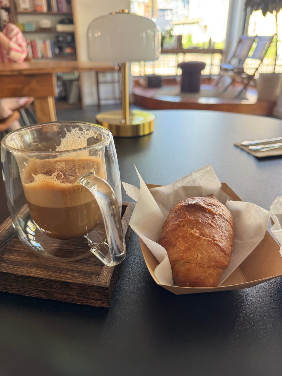 Àbákẹ́ Books & Cafe