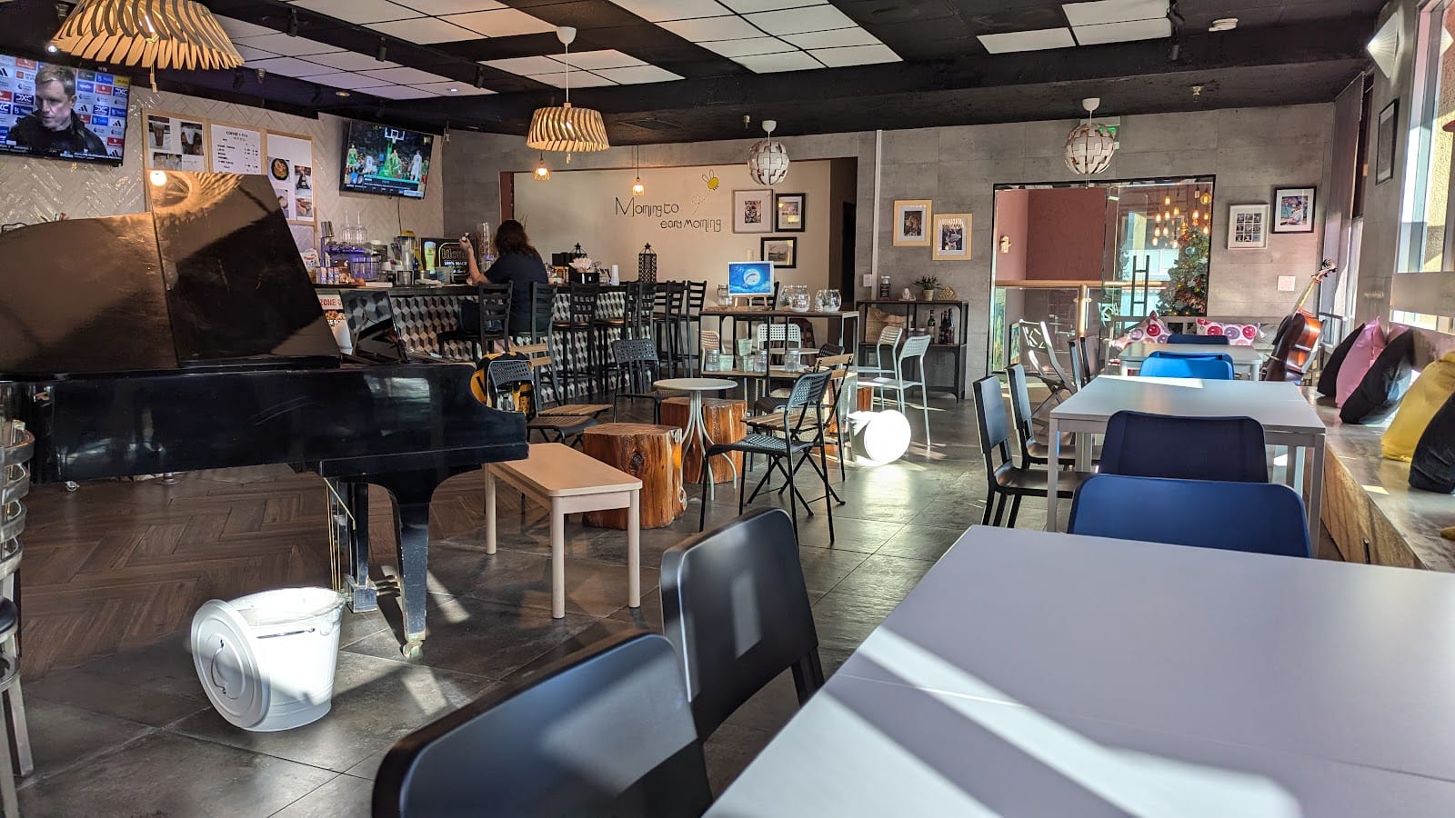 Kzone Cafe & Pub
