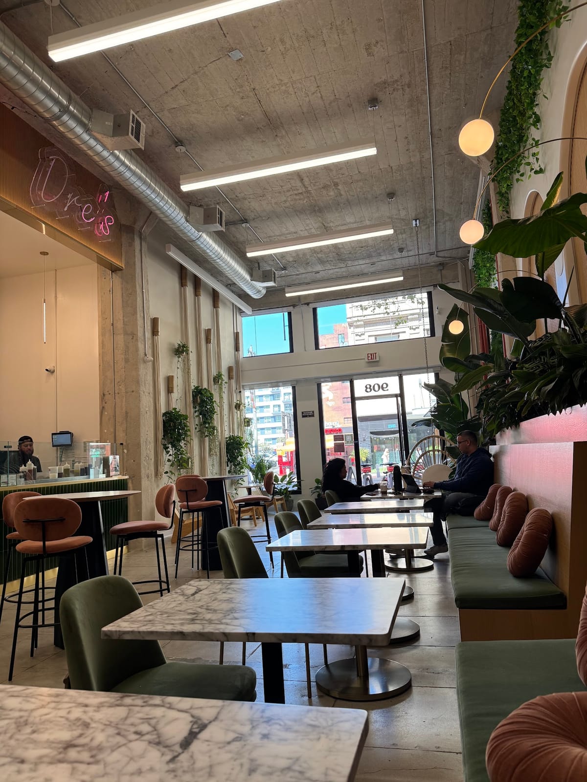 Dre's Cafe