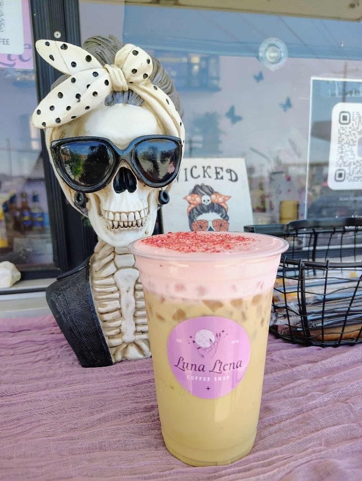 Luna Llena Coffee Shop photo 3