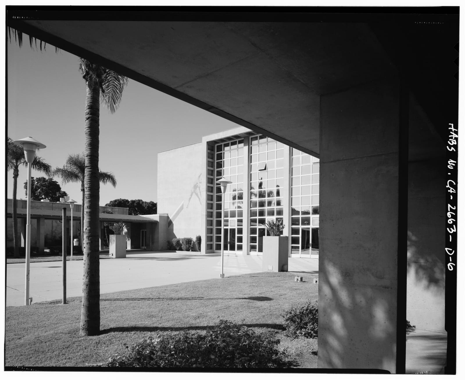 Bluestone Lane Long Beach Coffee Shop photo 2