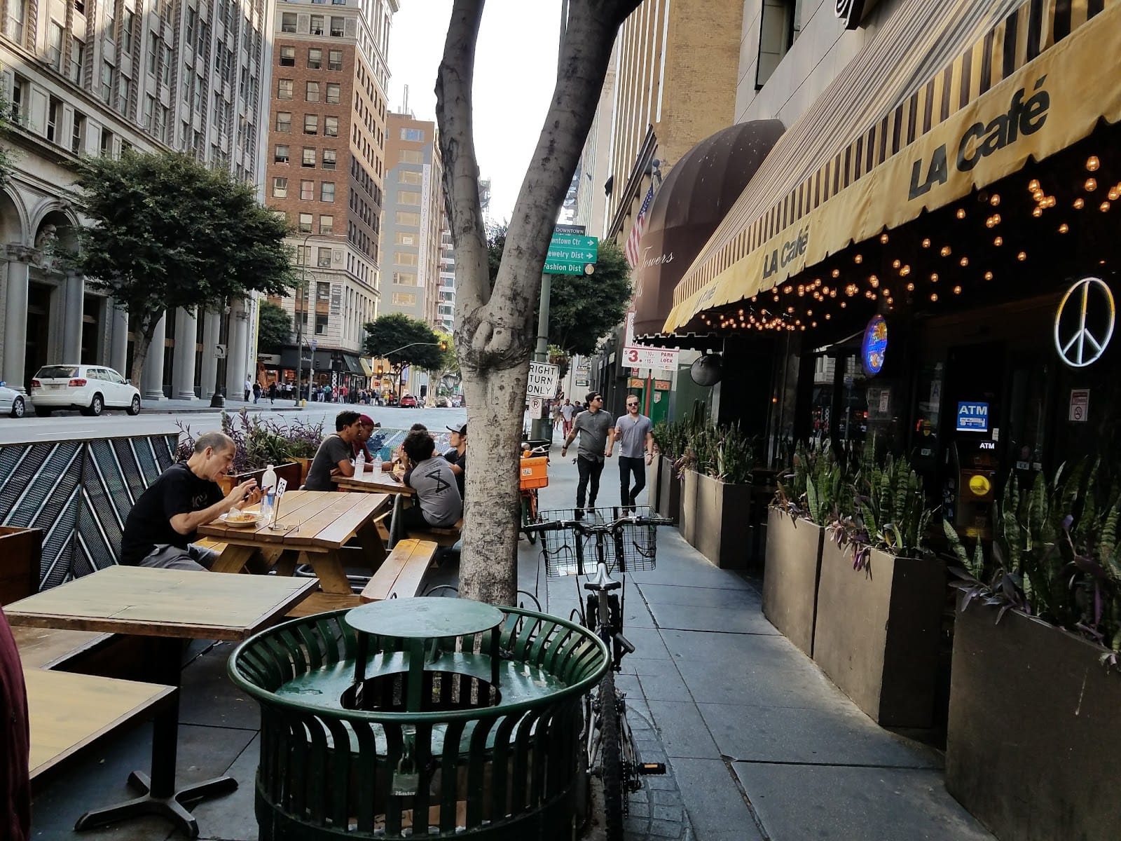 The L.A. Cafe