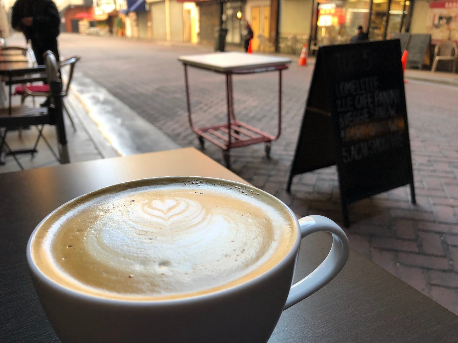 Le Cafe Bonjour