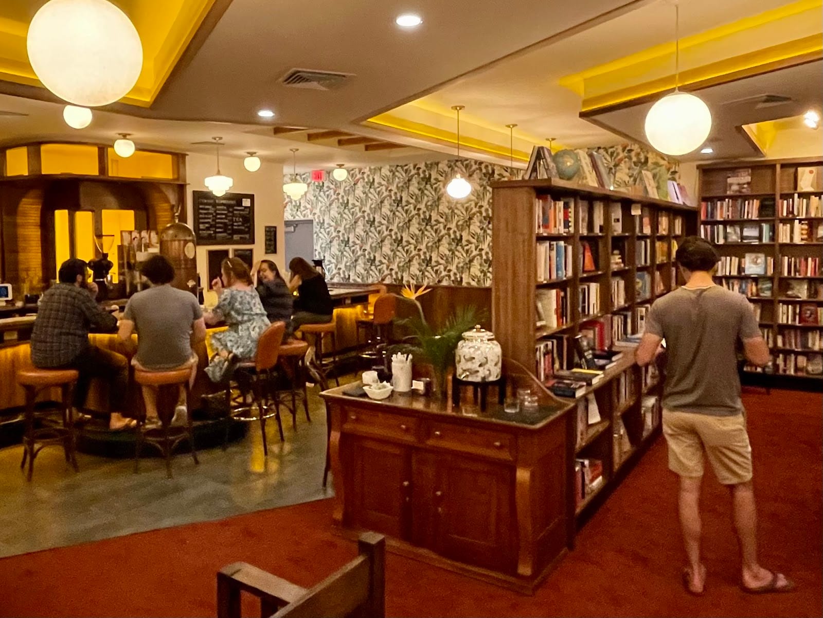 Leopold's Books Bar Caffè