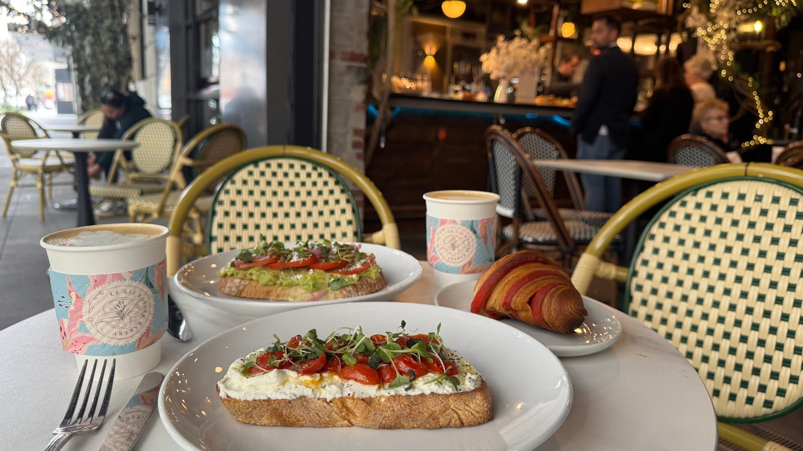 Le Lis Cafe