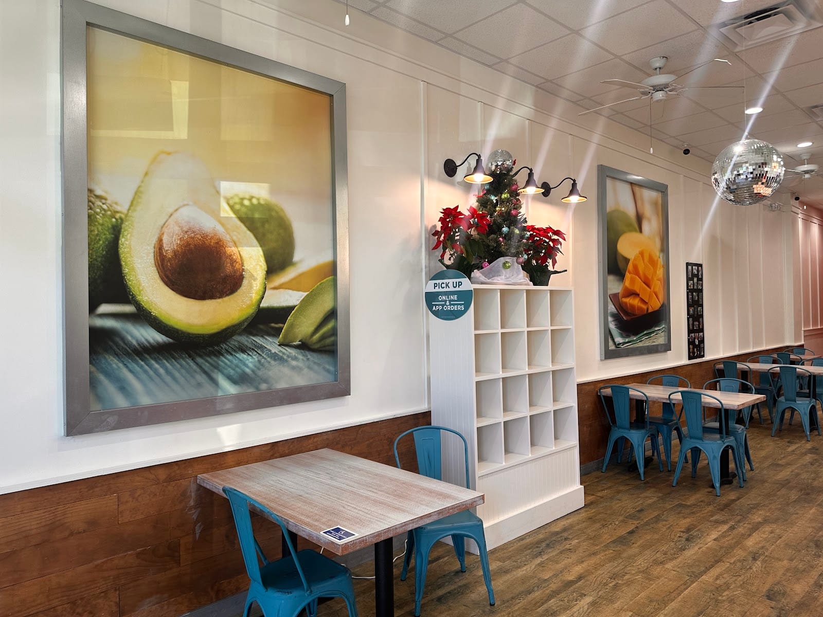 Tropical Smoothie Cafe