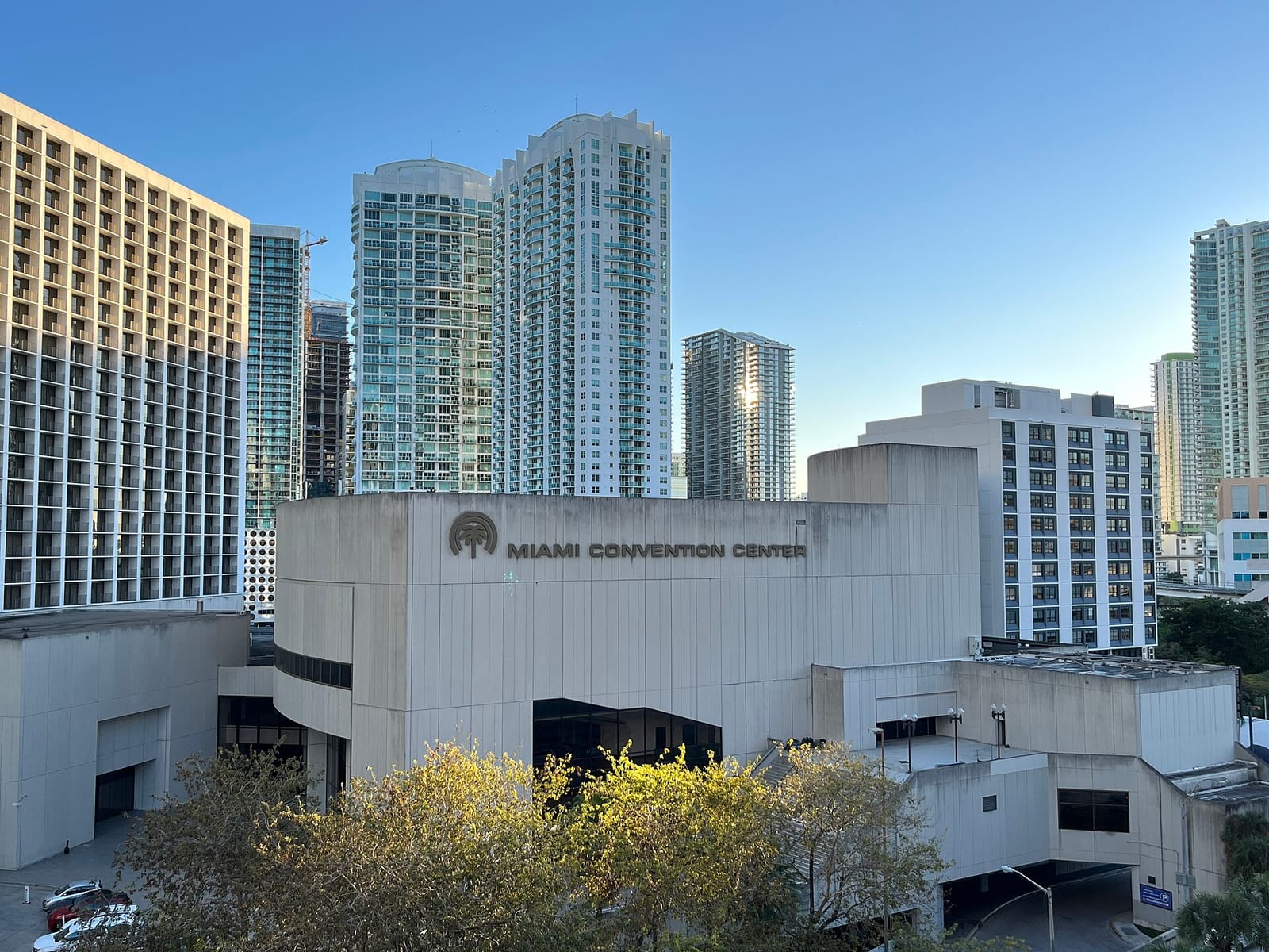 Gualt's café Miami Tower photo 4