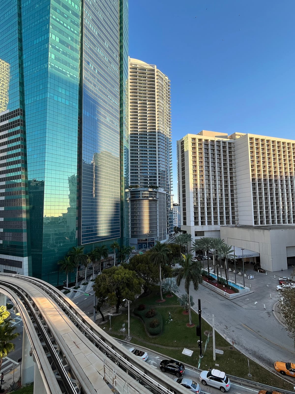 Gualt's café Miami Tower photo 2