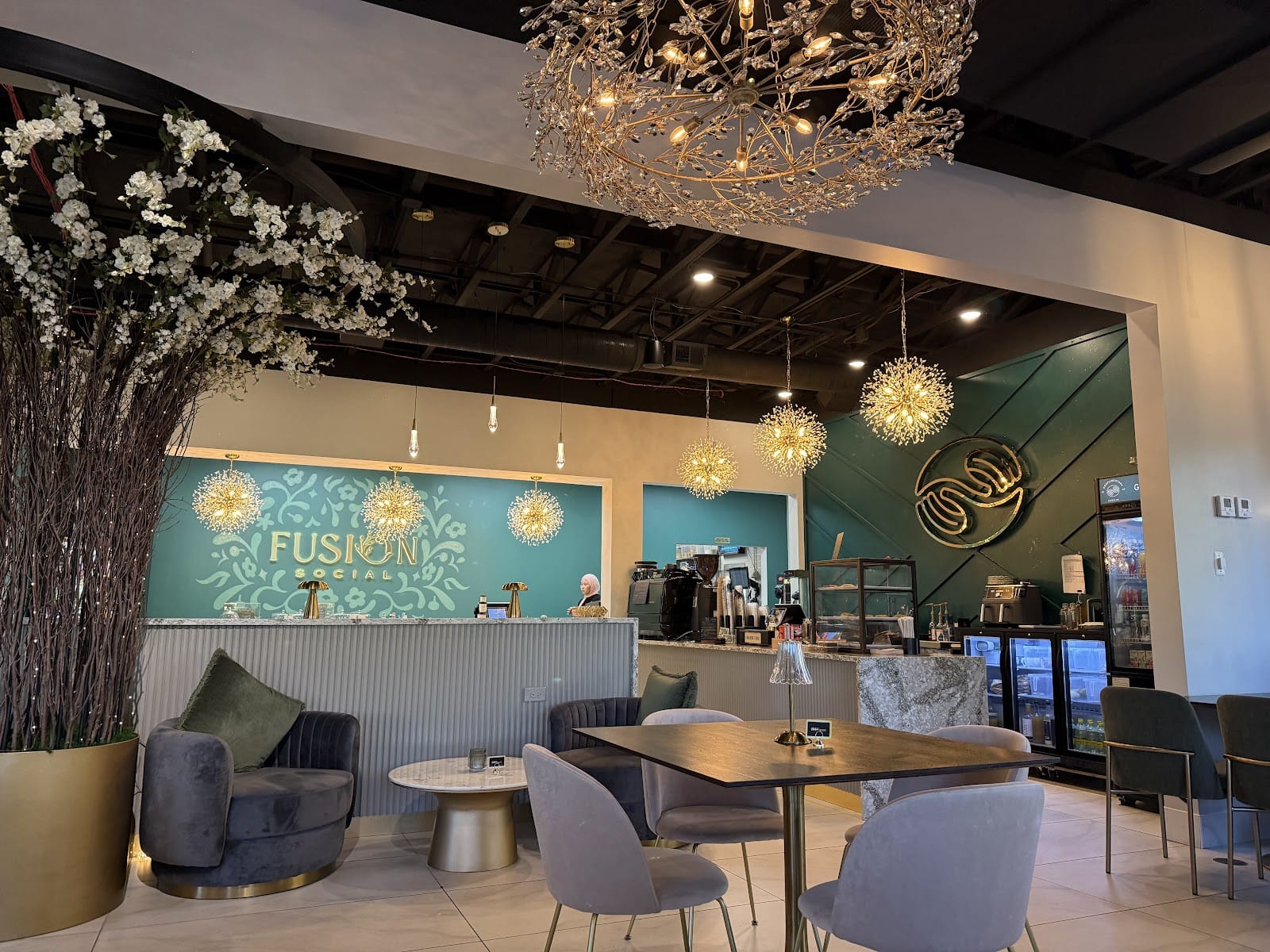 Complimentary Cafe