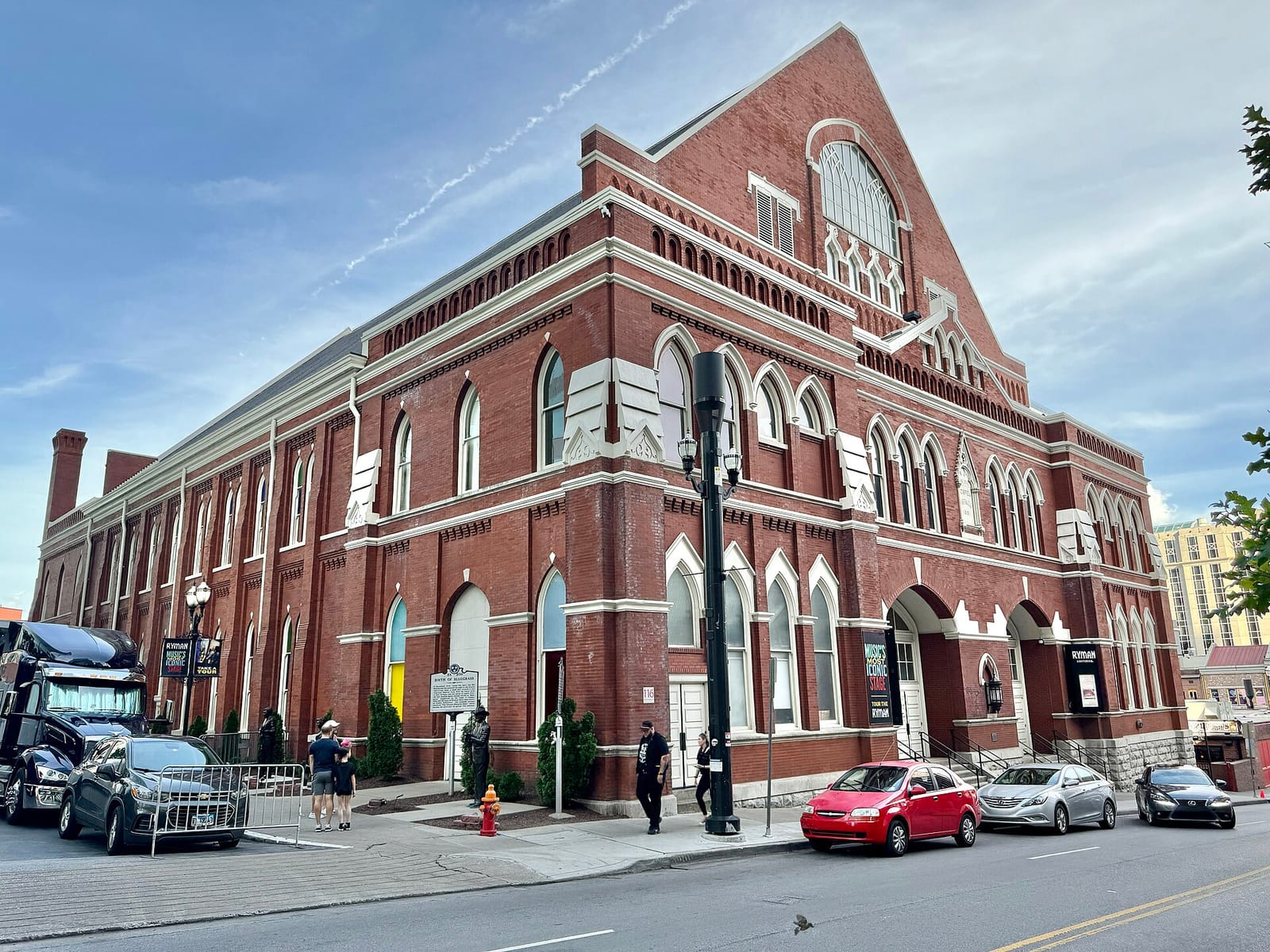 5 & broadway photo 2