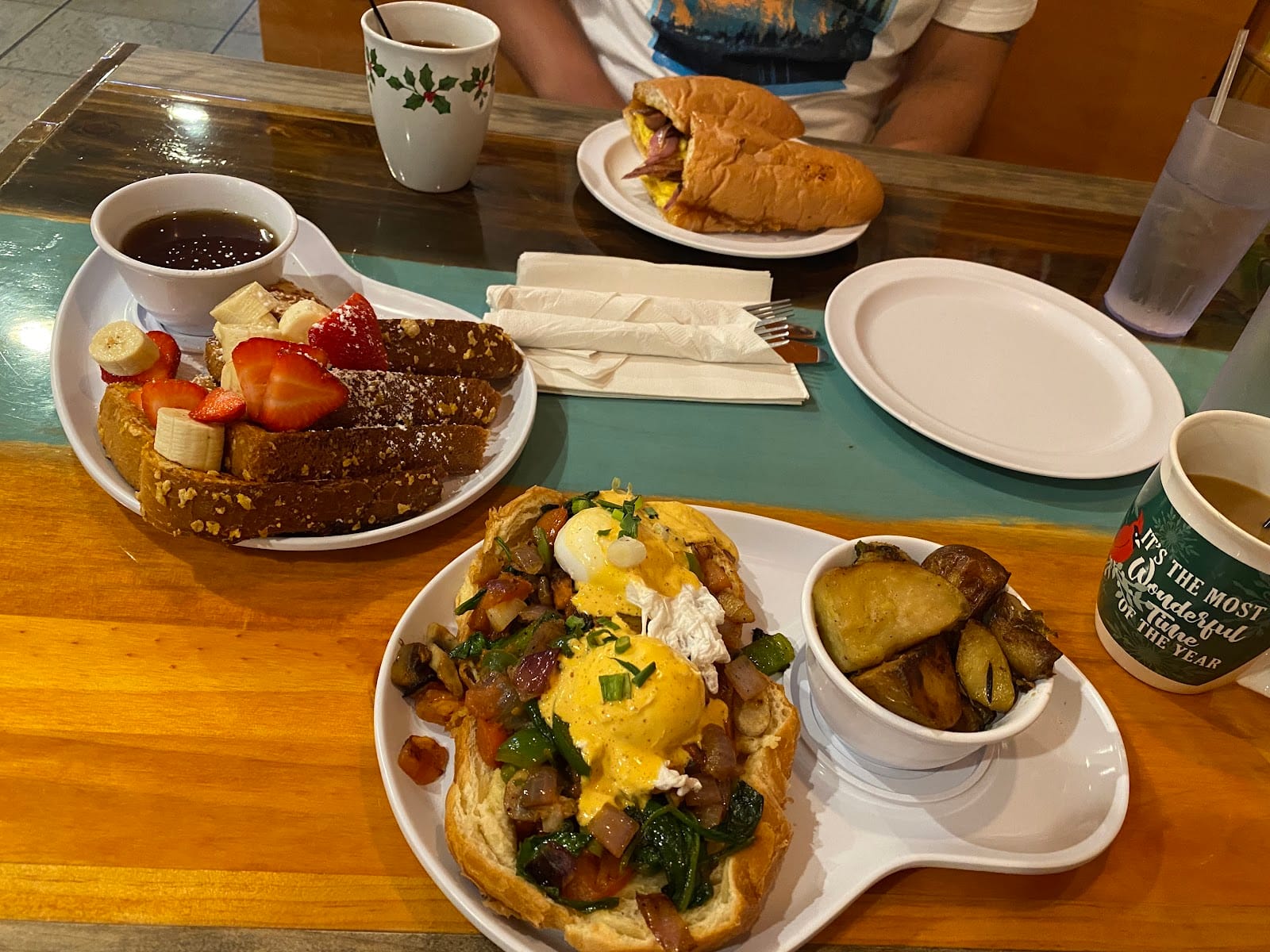 Two Chicks Café - CBD