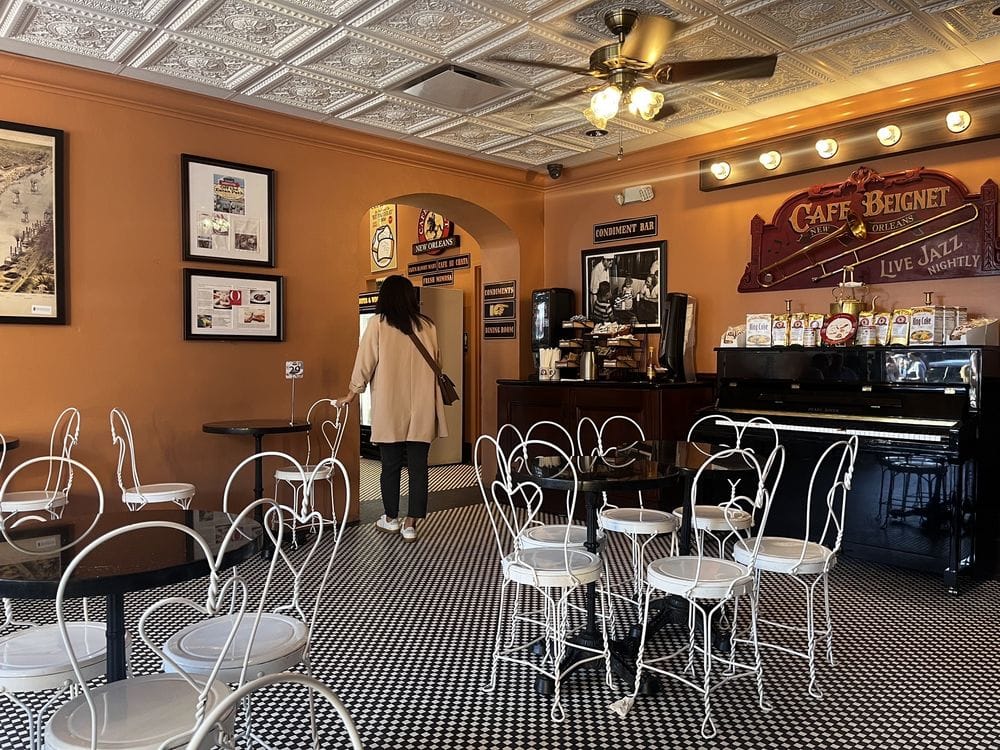 Cafe Beignet, Canal St.
