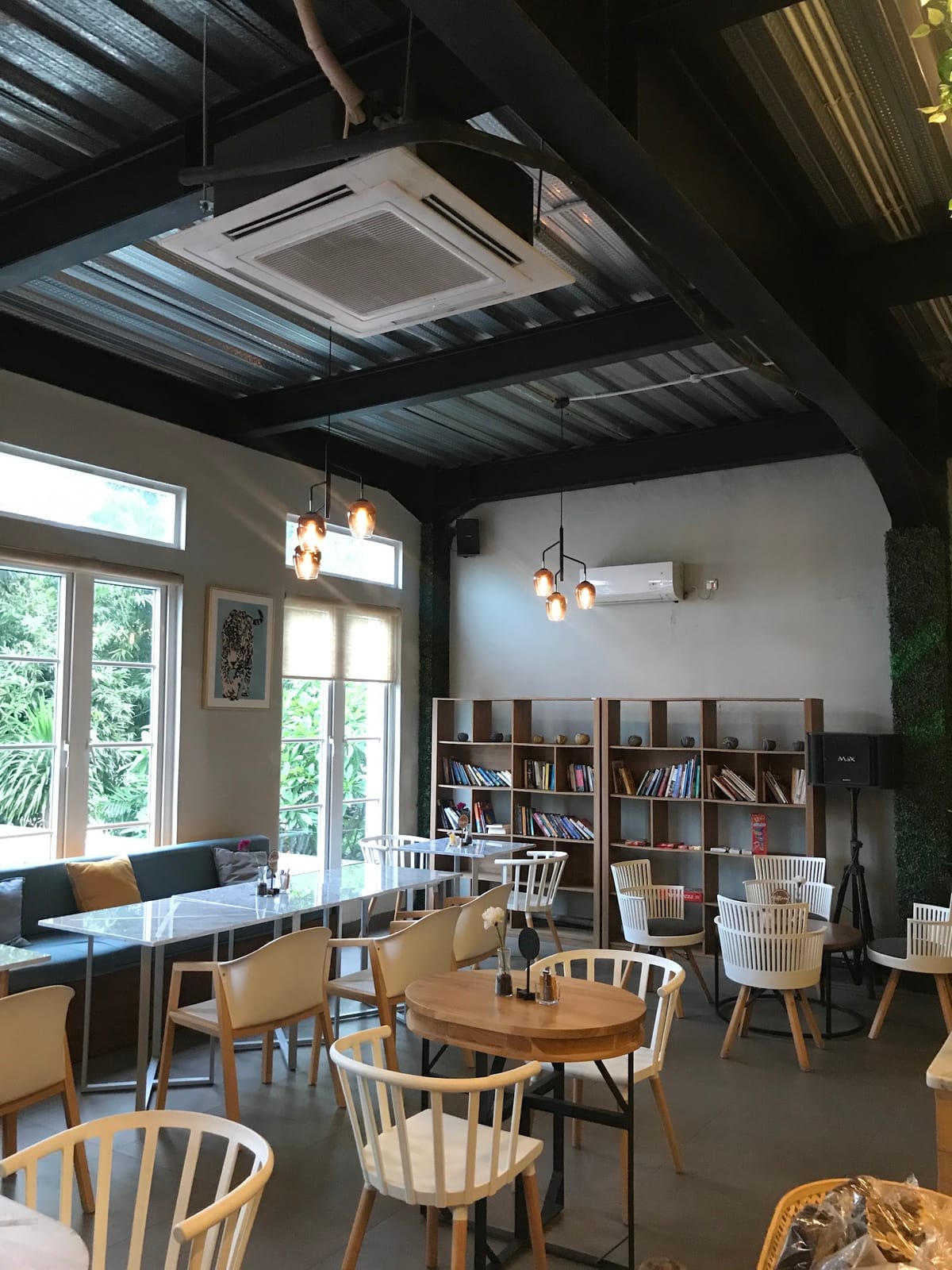 Lamara Coffee & Kitchen