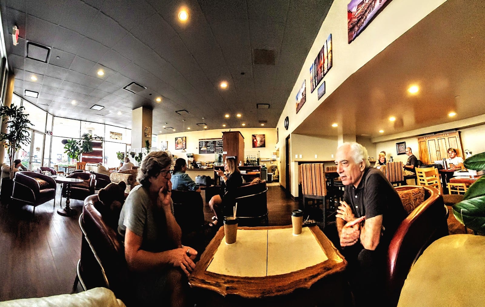 Brown Cup Cafe & Lounge